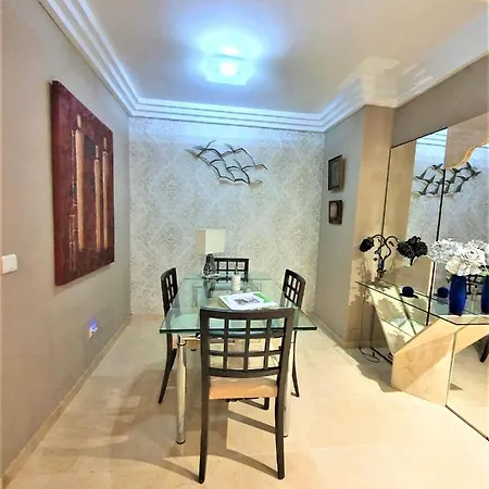 New Estrelitzia Luxury Apartamen شقة *